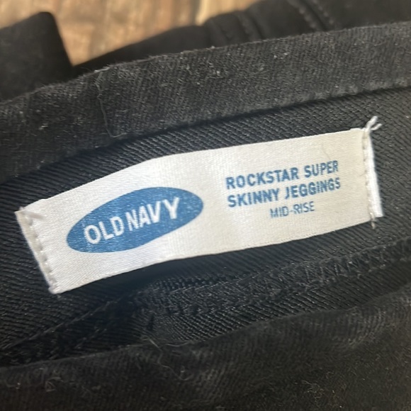 Old Navy Black Rockstar Super Skinny Jeggings Mid-Rise. Size 10 Long - Picture 2 of 2